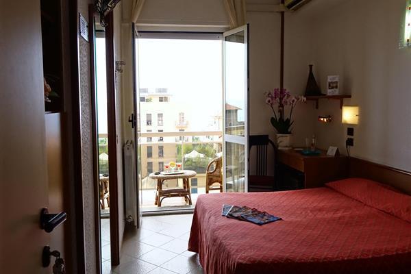 Hotel Careni Villa Italia Финале Лигуре Экстерьер фото