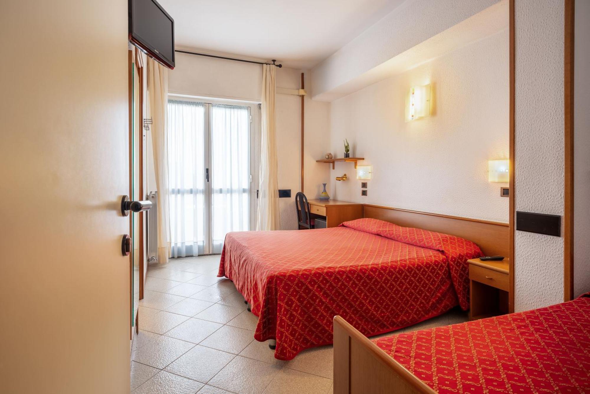 Hotel Careni Villa Italia Финале Лигуре Экстерьер фото